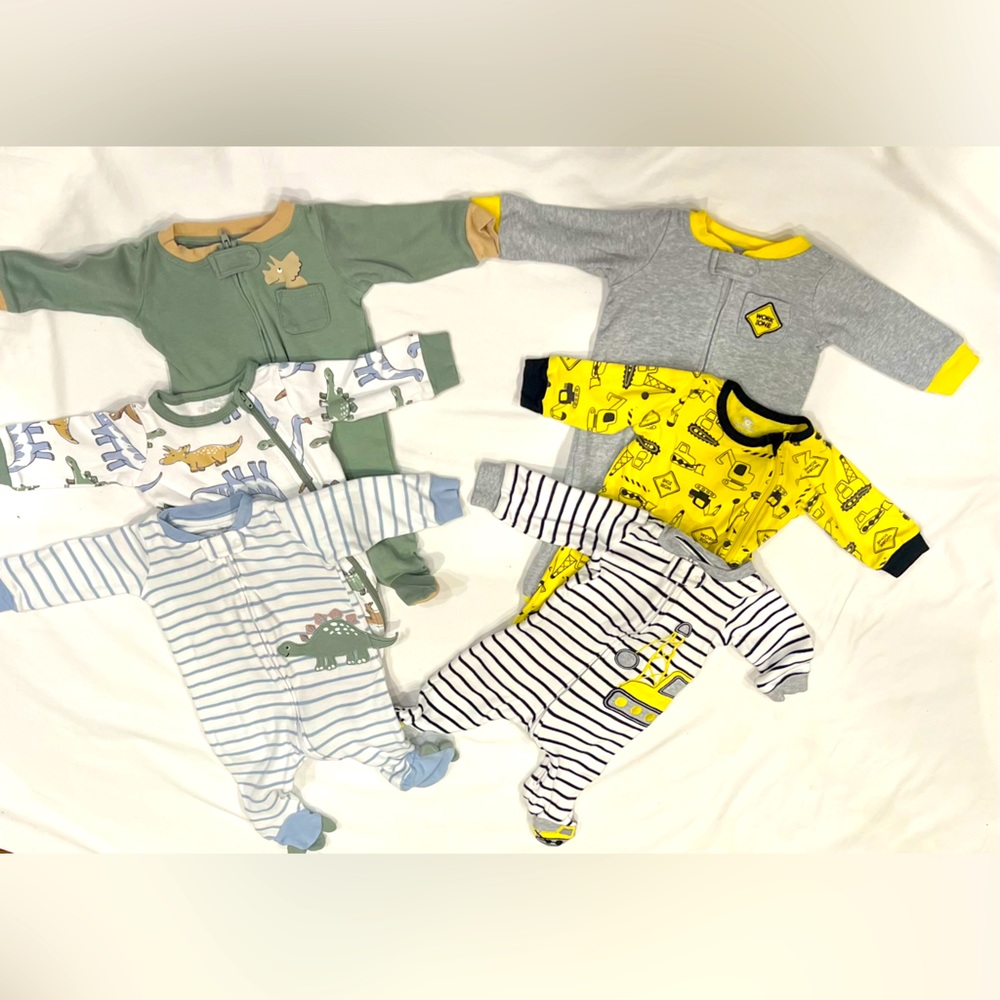 12 baby boy 0-3 month bodysuits jumpsuits footies. Great condition. See pictures